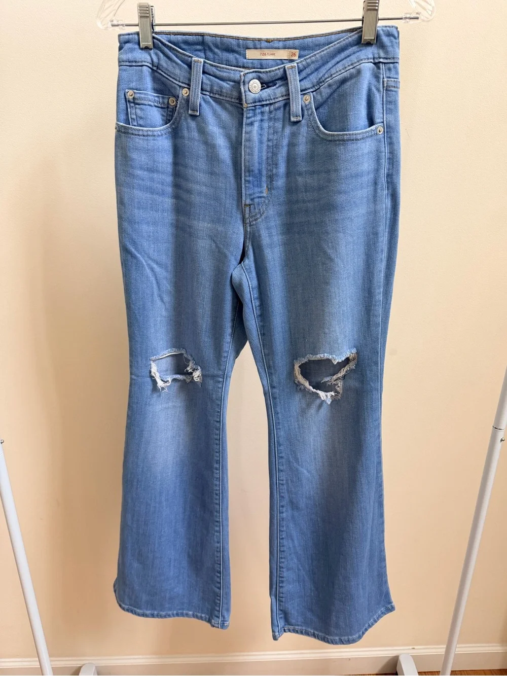 Levi’s 726 flare jeans bootcut distressed medium wash Sz 26